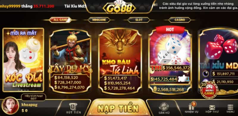 Chơi poker trong sảnh của một người chơi cấp Sum99 - Sum99